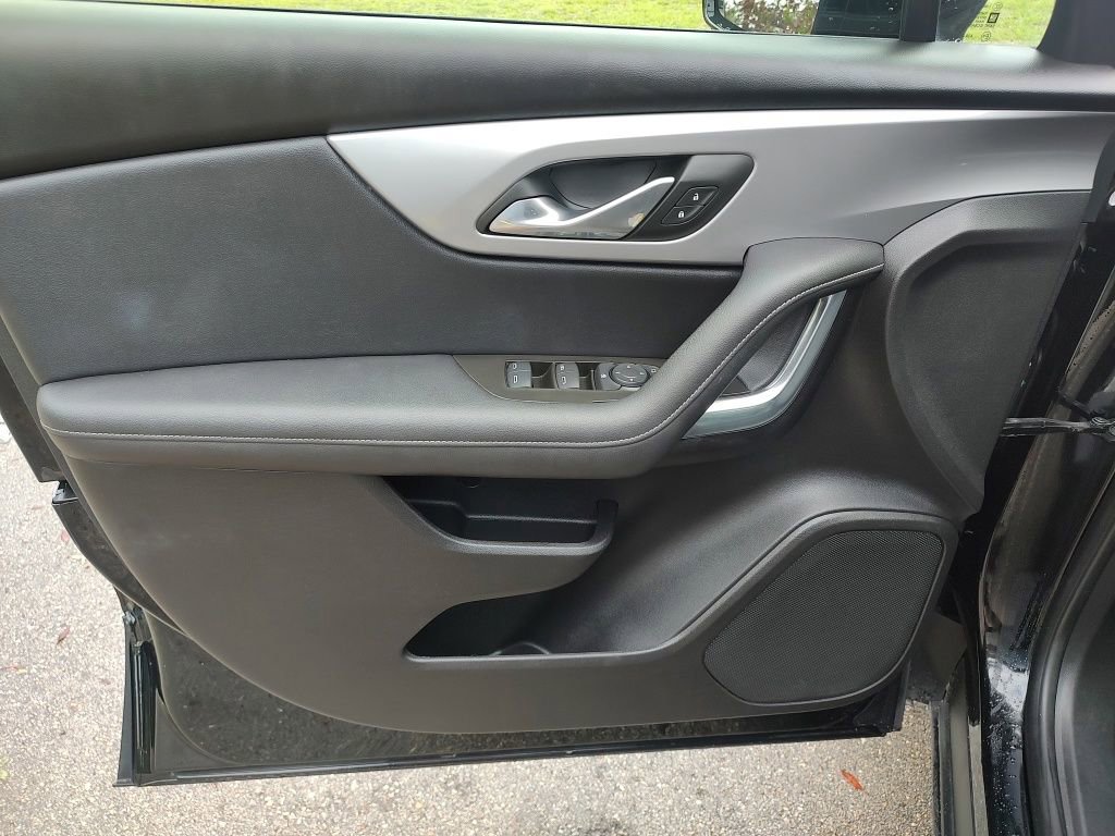 Used 2024 Chevrolet Blazer LT image 17