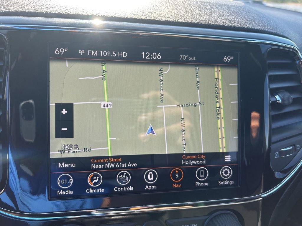 Certified 2021 Jeep Grand Cherokee Laredo X image 12