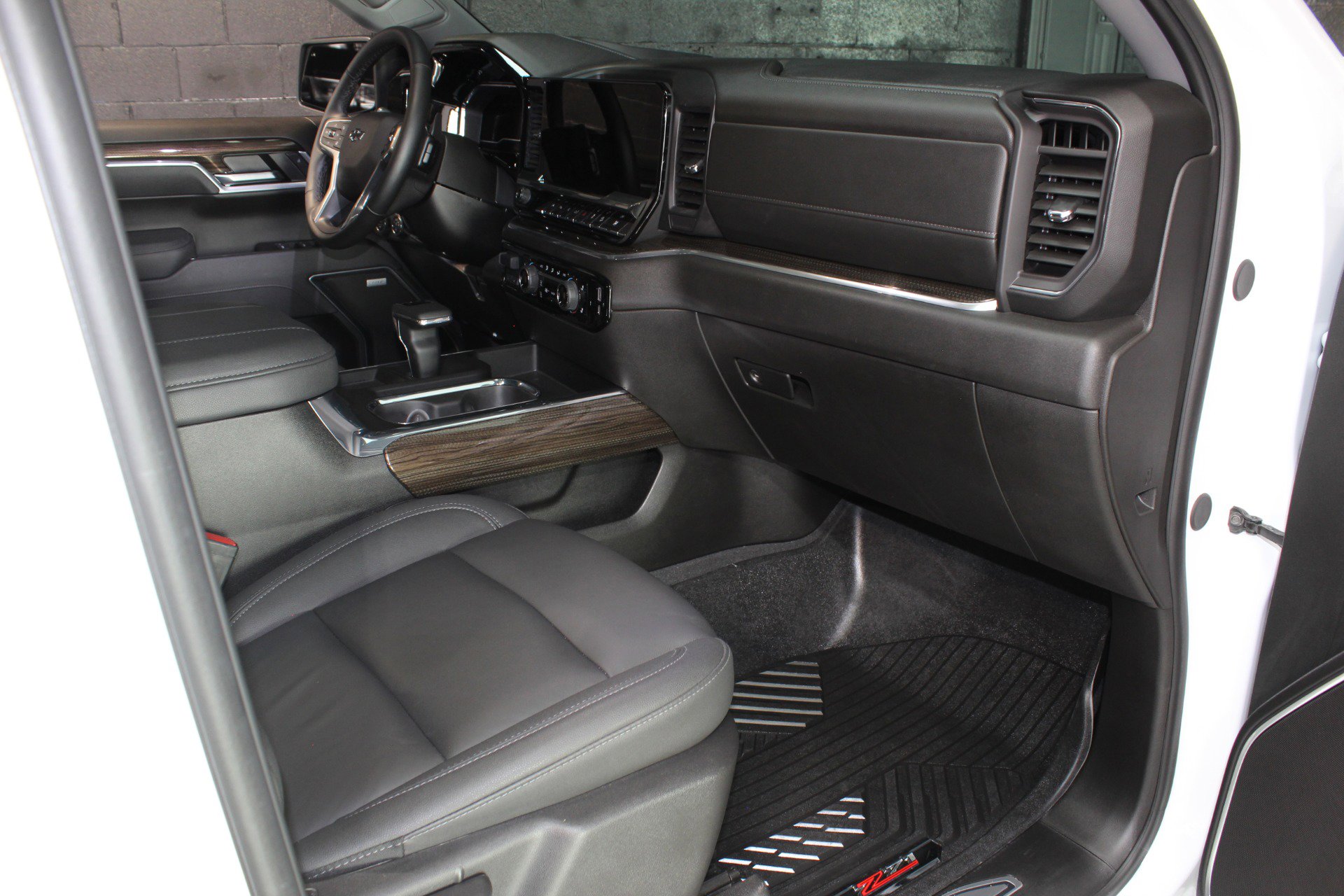 Used 2025 Chevrolet Silverado 1500 RST w/ RST All Star Premium Package image 50