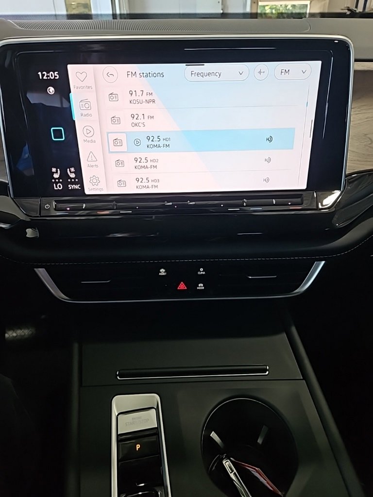 New 2026 Volkswagen Atlas SE image 29