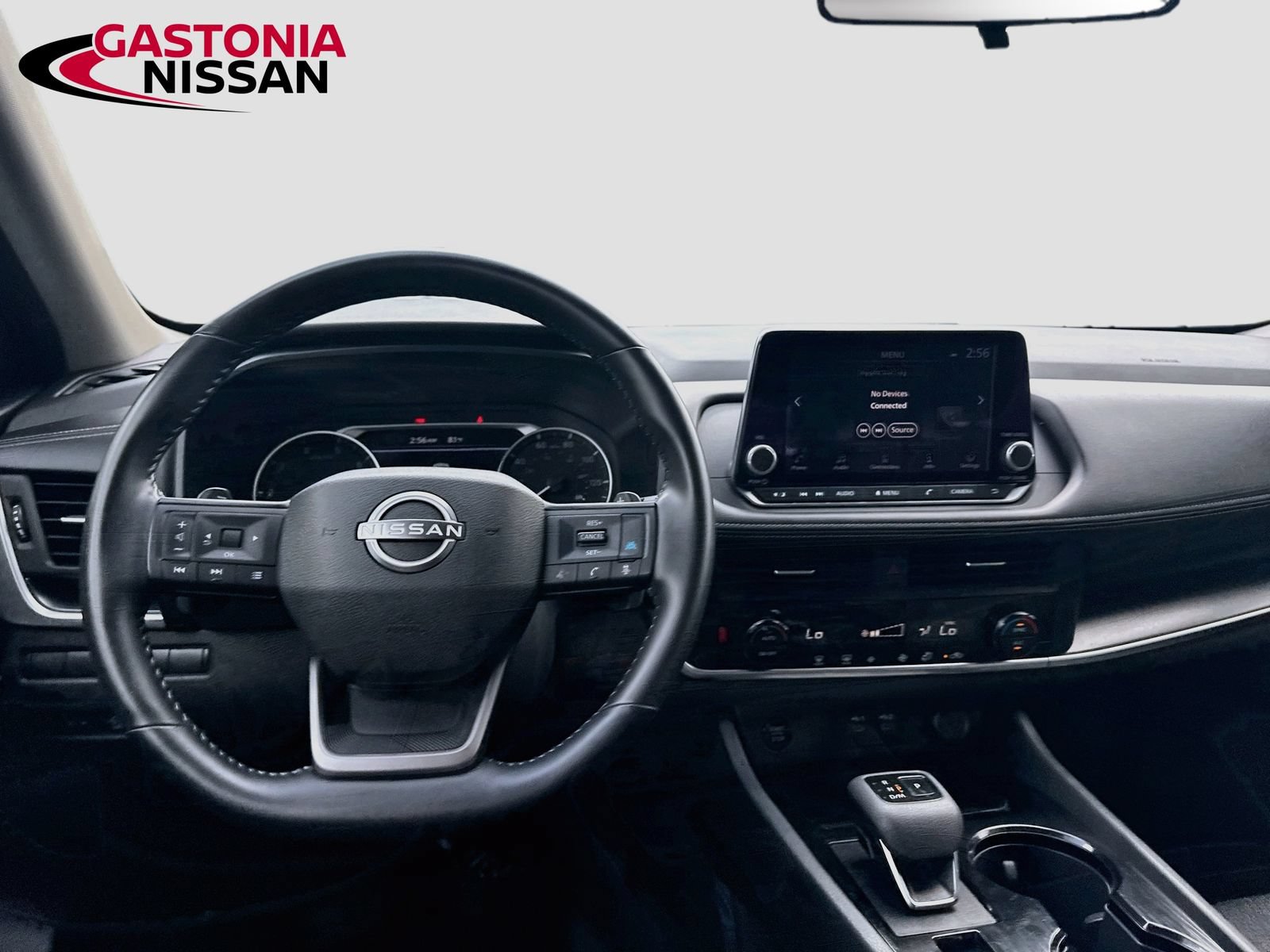 Used 2025 Nissan Rogue SV FWD image 29
