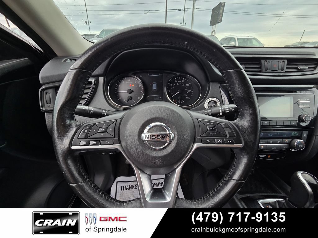 Used 2017 Nissan Rogue SV AWD/4WD image 12
