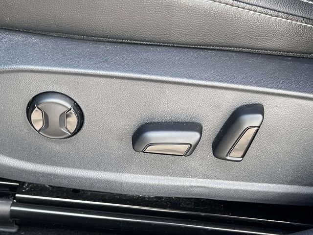 Certified 2023 Volkswagen Jetta SE w/ Panoramic Sunroof Package image 19