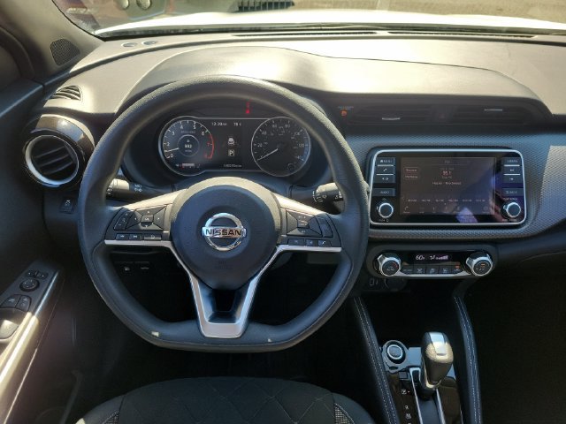 Used 2018 Nissan Kicks SV FWD image 16