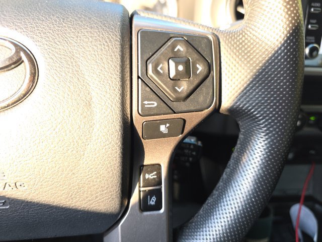 Used 2020 Toyota Tacoma SR5 w/ Technology Package AWD/4WD image 17