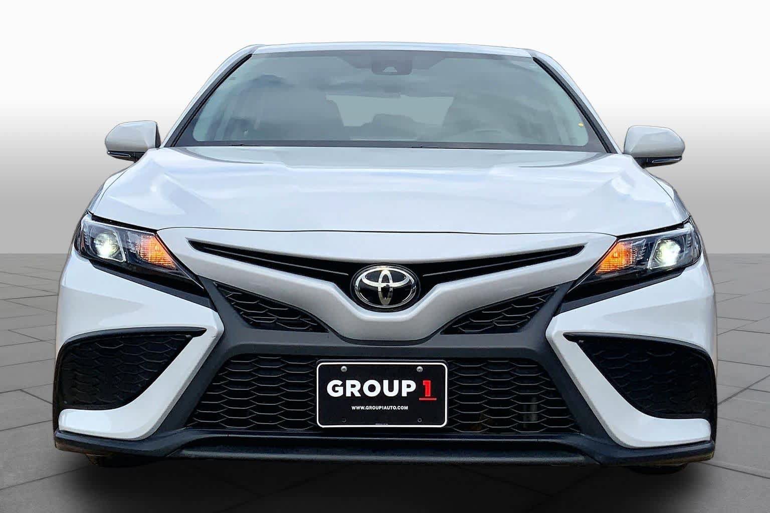 Used 2023 Toyota Camry SE FWD image 4
