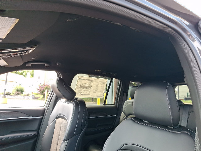 New 2026 Jeep Grand Cherokee Altitude AWD/4WD image 9