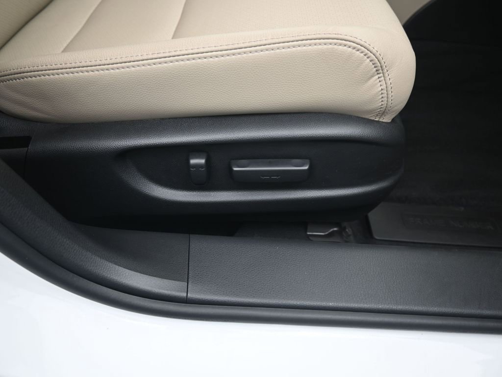 Used 2017 Honda Accord EX-L image 21
