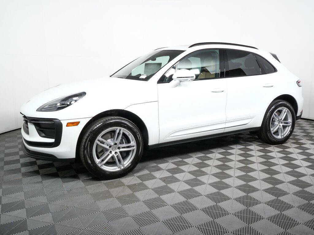 Certified 2026 Porsche Macan AWD/4WD image 2