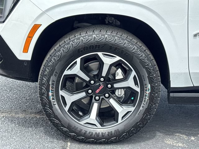 Used 2025 GMC Yukon AT4 w/ AT4 Premium Package AWD/4WD image 29