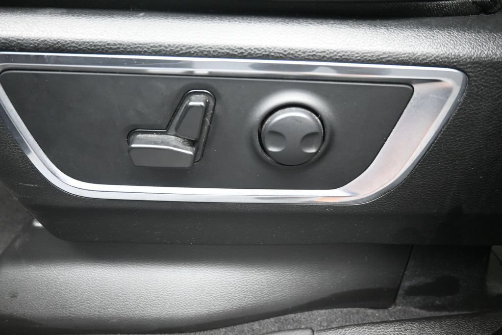 Used 2025 RAM 1500 Laramie AWD/4WD image 26