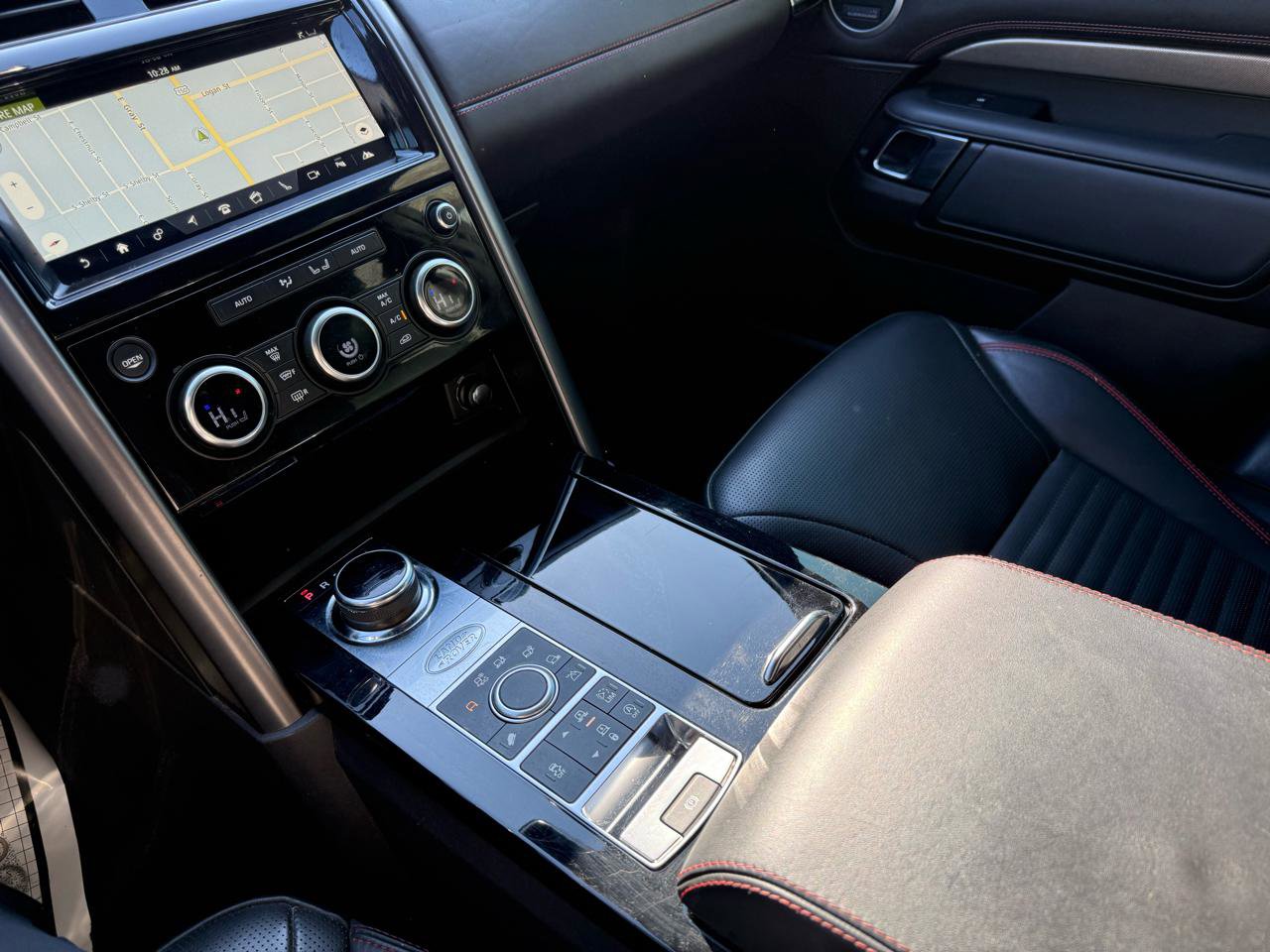 Used 2018 Land Rover Discovery HSE Luxury image 14