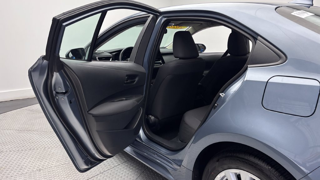 Used 2026 Toyota Corolla LE w/ LE Premium Package FWD image 31