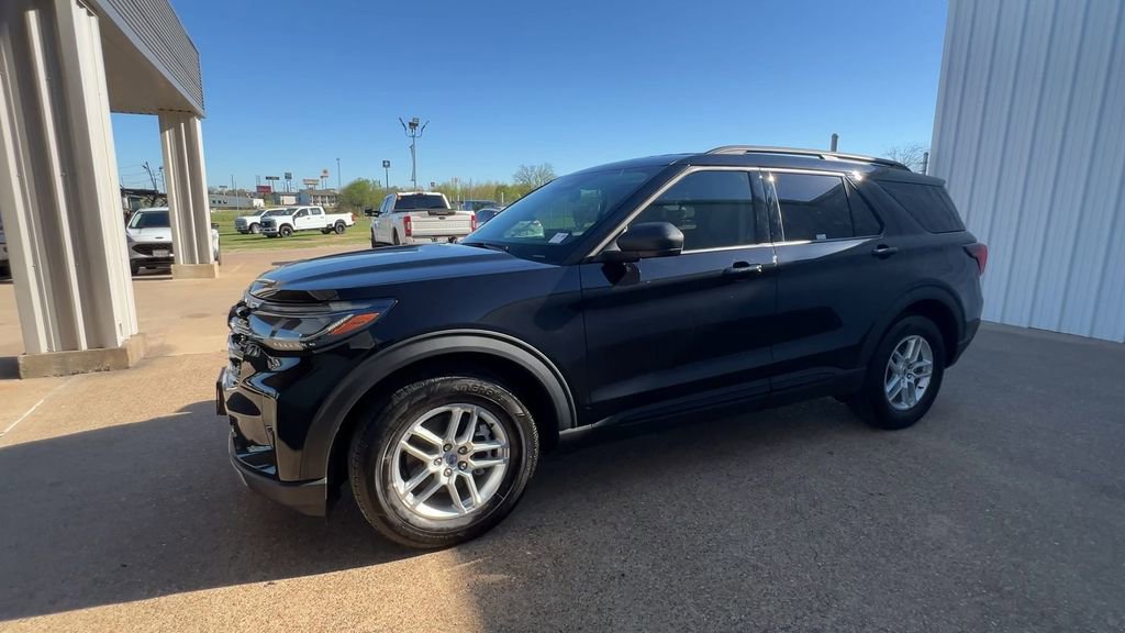 Used 2026 Ford Explorer Active w/ Active Comfort Package RWD image 4