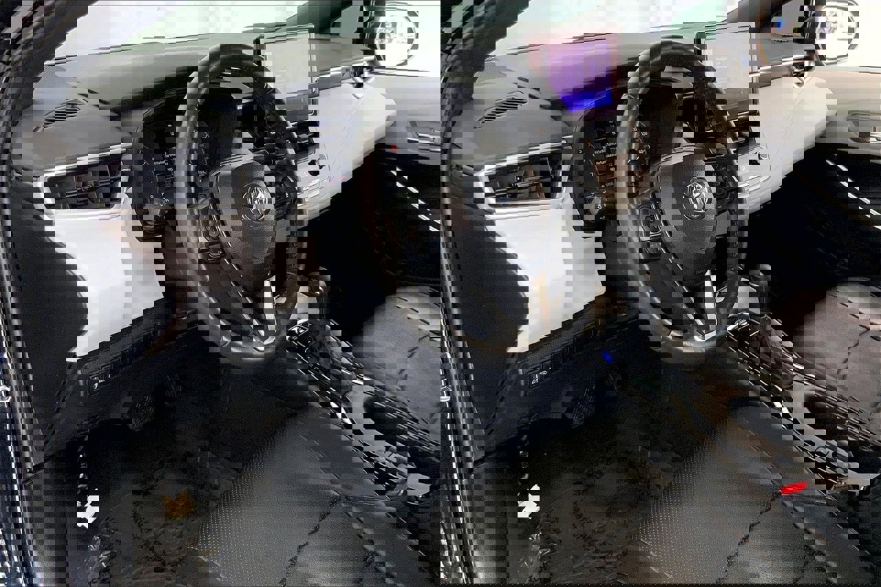 Used 2024 Toyota Corolla SE image 14