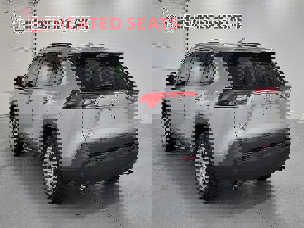 Used 2021 Toyota RAV4 LE image 7