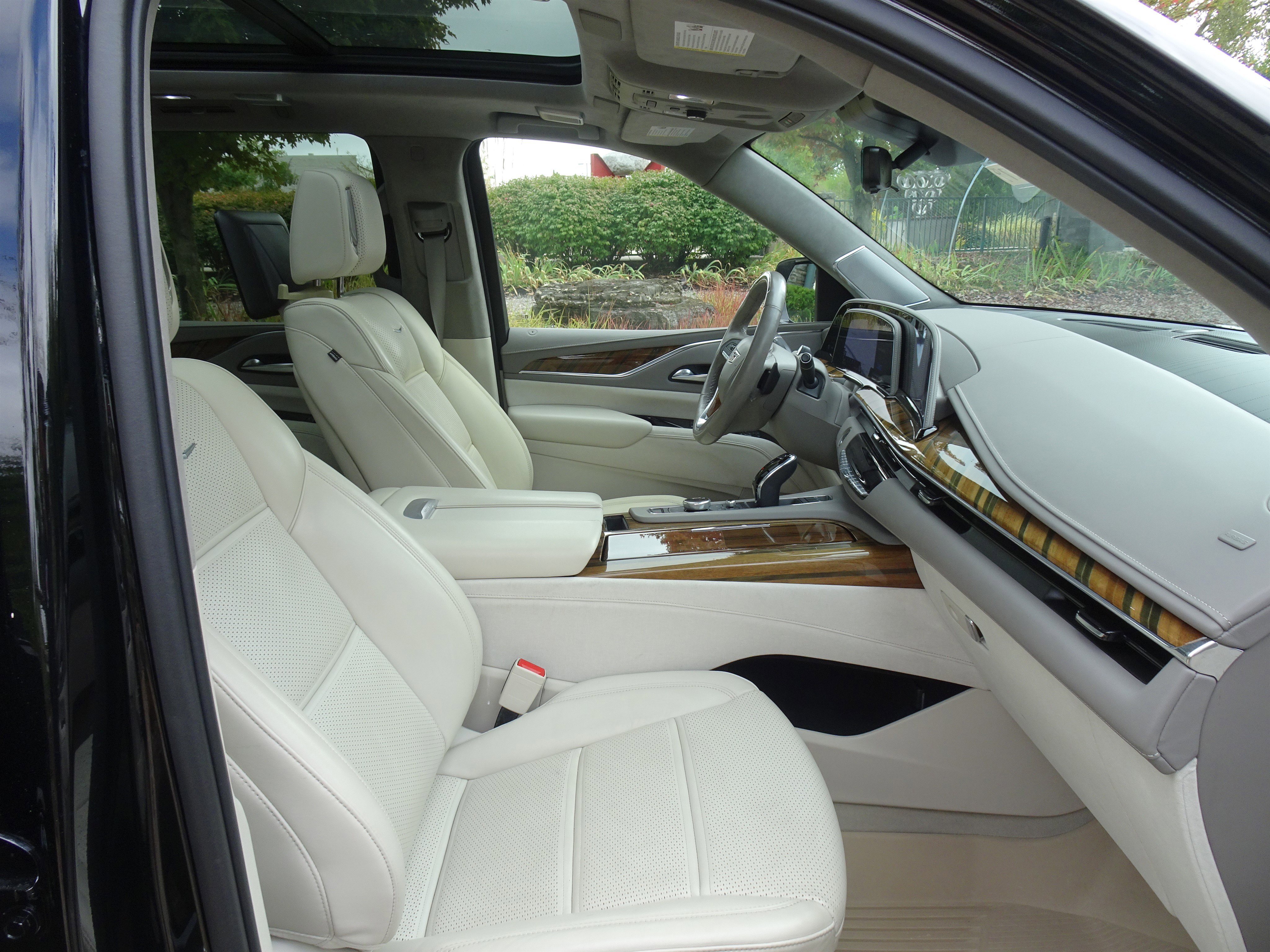 Used 2023 Cadillac Escalade Sport Platinum image 27