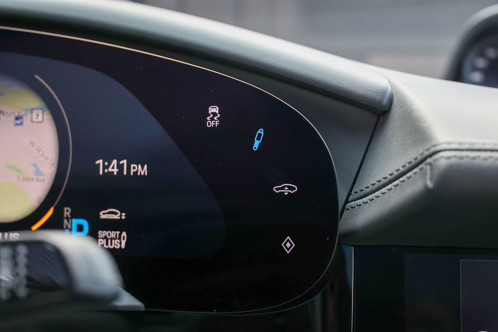 Certified 2022 Porsche Taycan GTS image 27