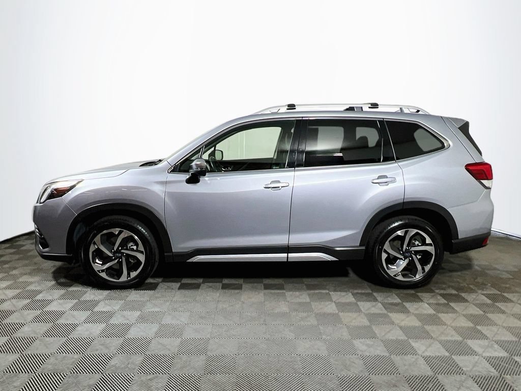 Used 2022 Subaru Forester Touring AWD/4WD image 4