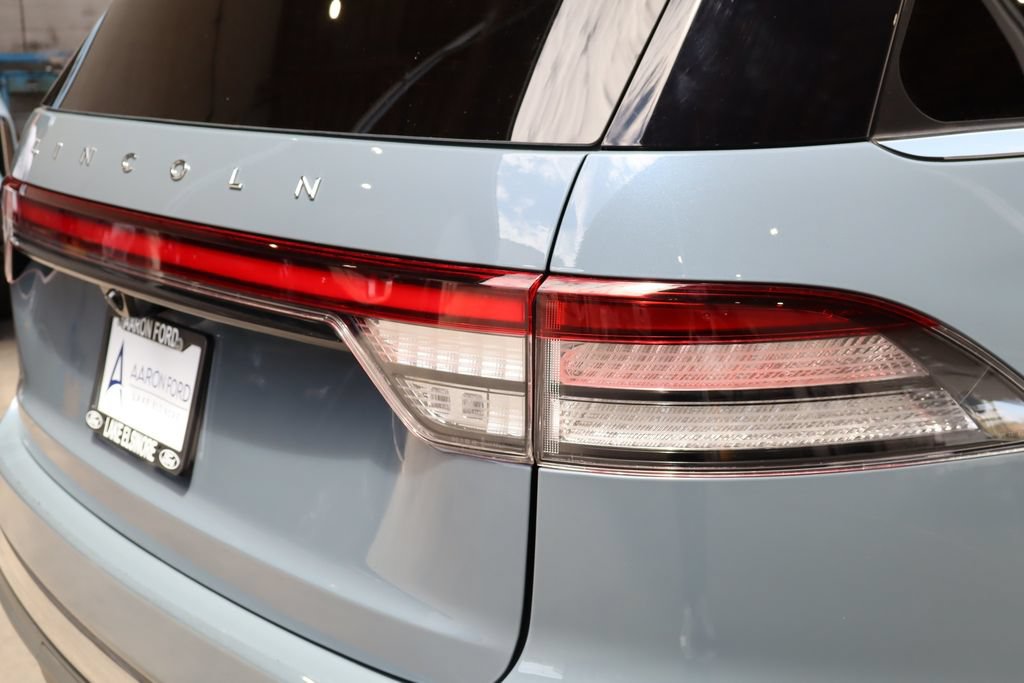 Used 2025 Lincoln Aviator Reserve w/ Equipment Group 201A AWD/4WD image 11
