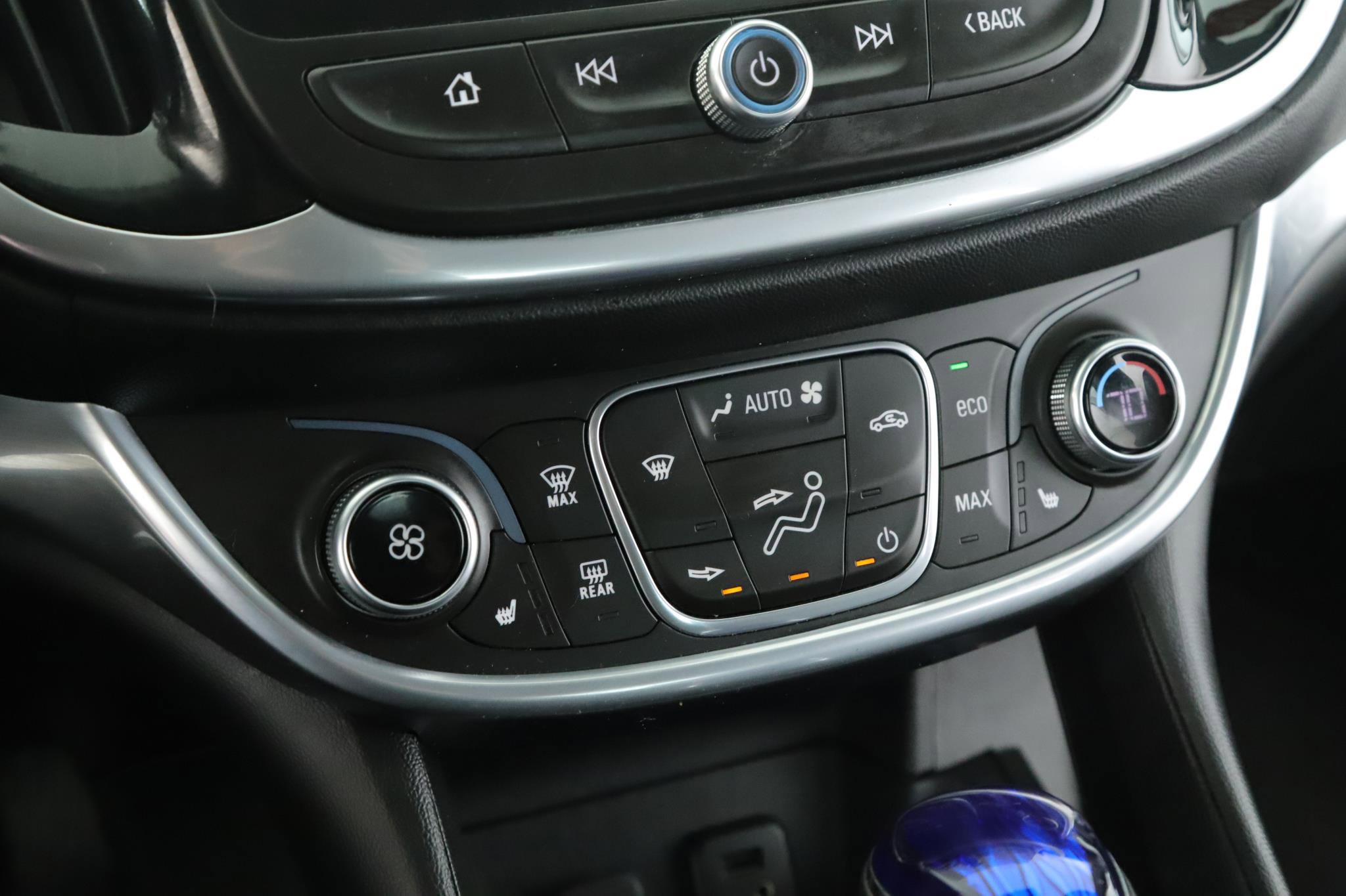 Used 2018 Chevrolet Volt Premier w/ Driver Confidence Package FWD image 15