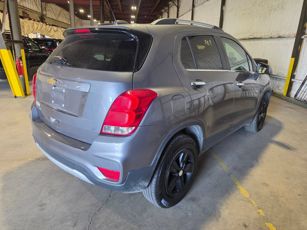 Used 2020 Chevrolet Trax LT w/ LT Convenience Package AWD/4WD image 3