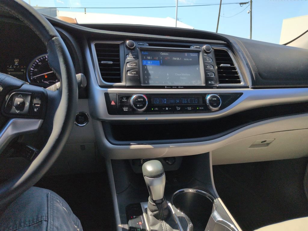 Used 2016 Toyota Highlander XLE w/ Protection Package #3 image 17