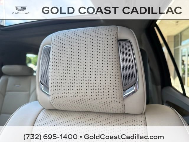 Used 2024 Cadillac Escalade Premium Luxury Platinum AWD/4WD image 26