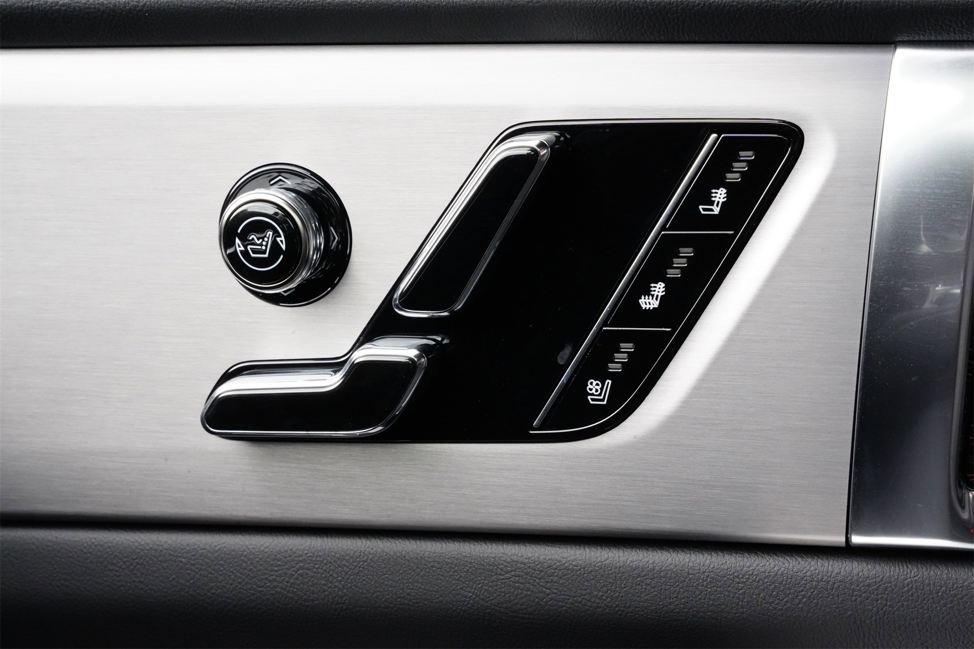 New 2026 Cadillac Vistiq Luxury image 14