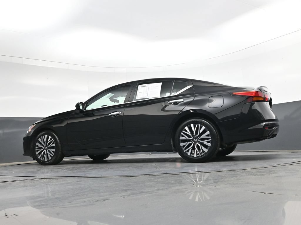 Used 2024 Nissan Altima 2.5 SV FWD image 45