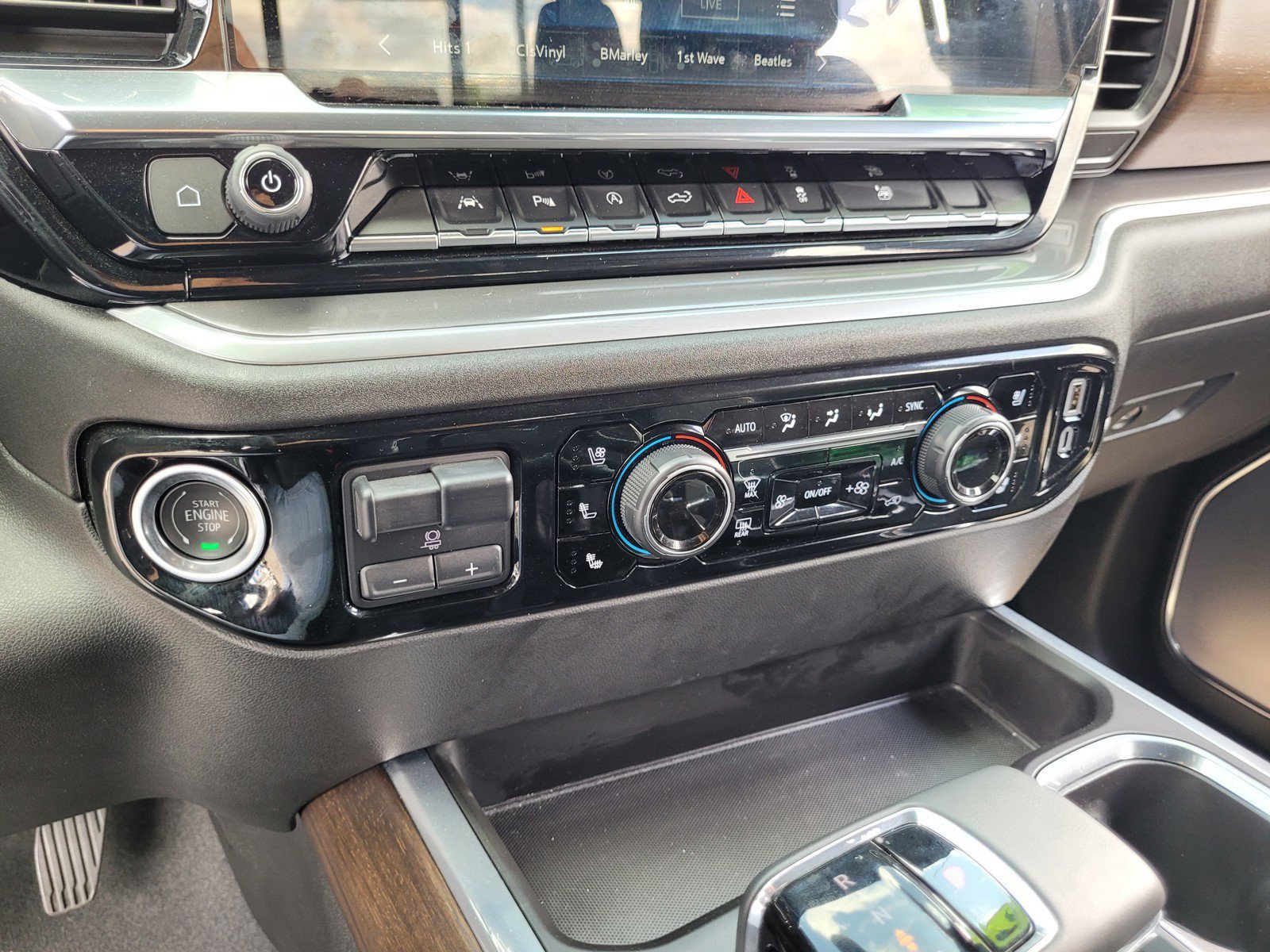 Used 2025 Chevrolet Silverado 1500 High Country w/ Midnight Edition AWD/4WD image 19