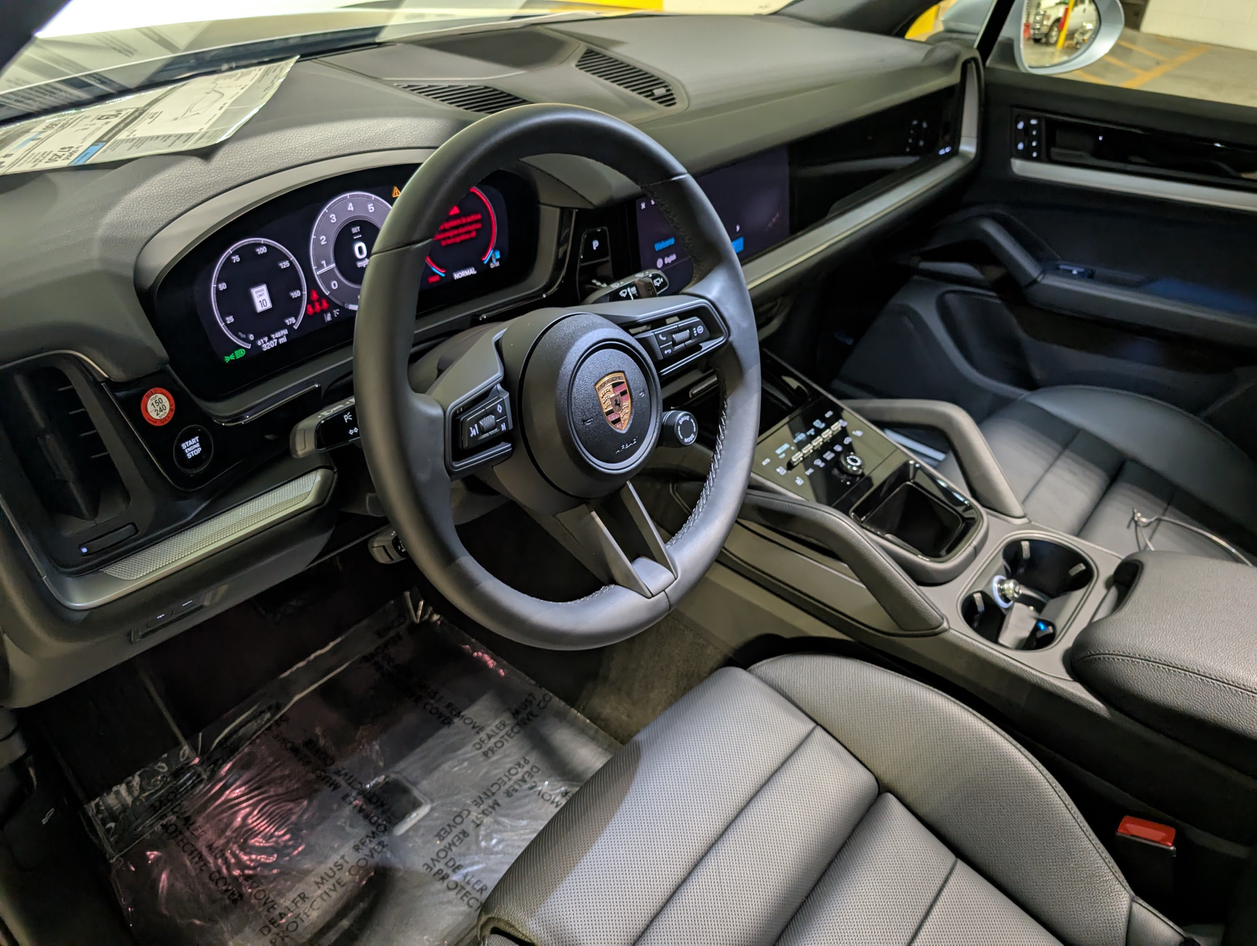 Certified 2025 Porsche Cayenne AWD/4WD image 4