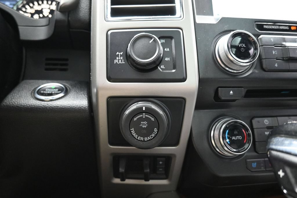 Used 2016 Ford F150 Lariat w/ Equipment Group 502A Luxury AWD/4WD image 19
