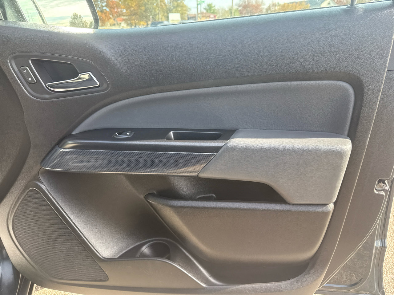 Used 2017 Chevrolet Colorado Z71 image 32