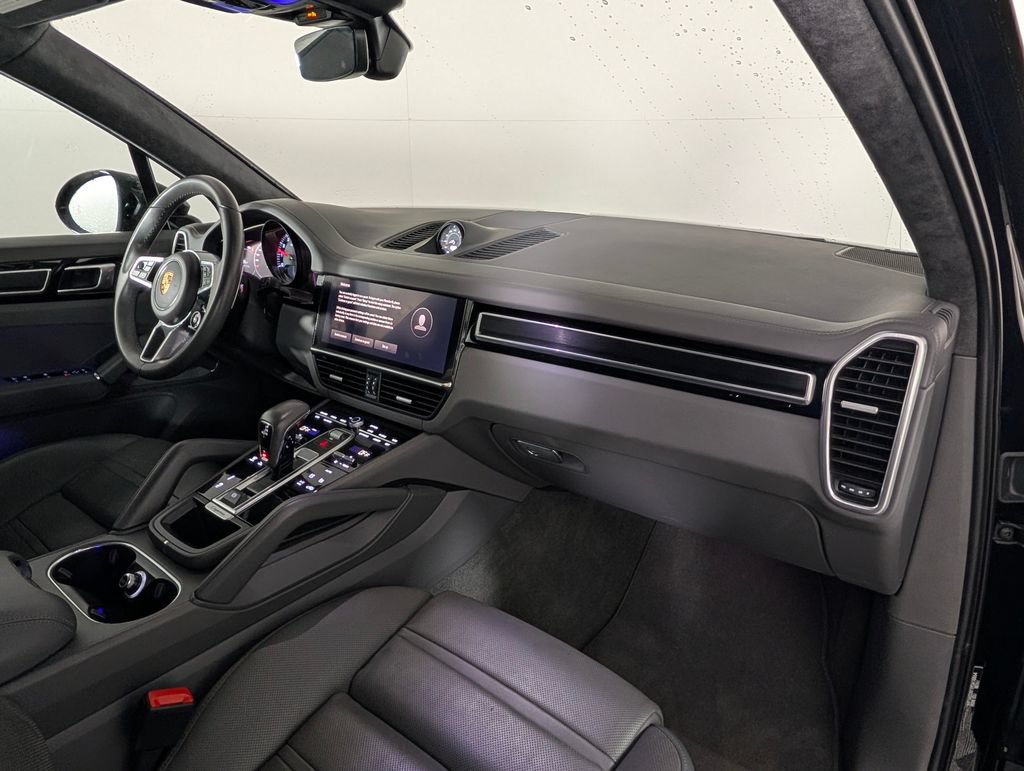 Used 2023 Porsche Cayenne GTS AWD/4WD image 19