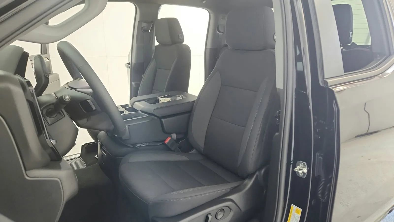 Used 2025 Chevrolet Silverado 1500 LT image 43