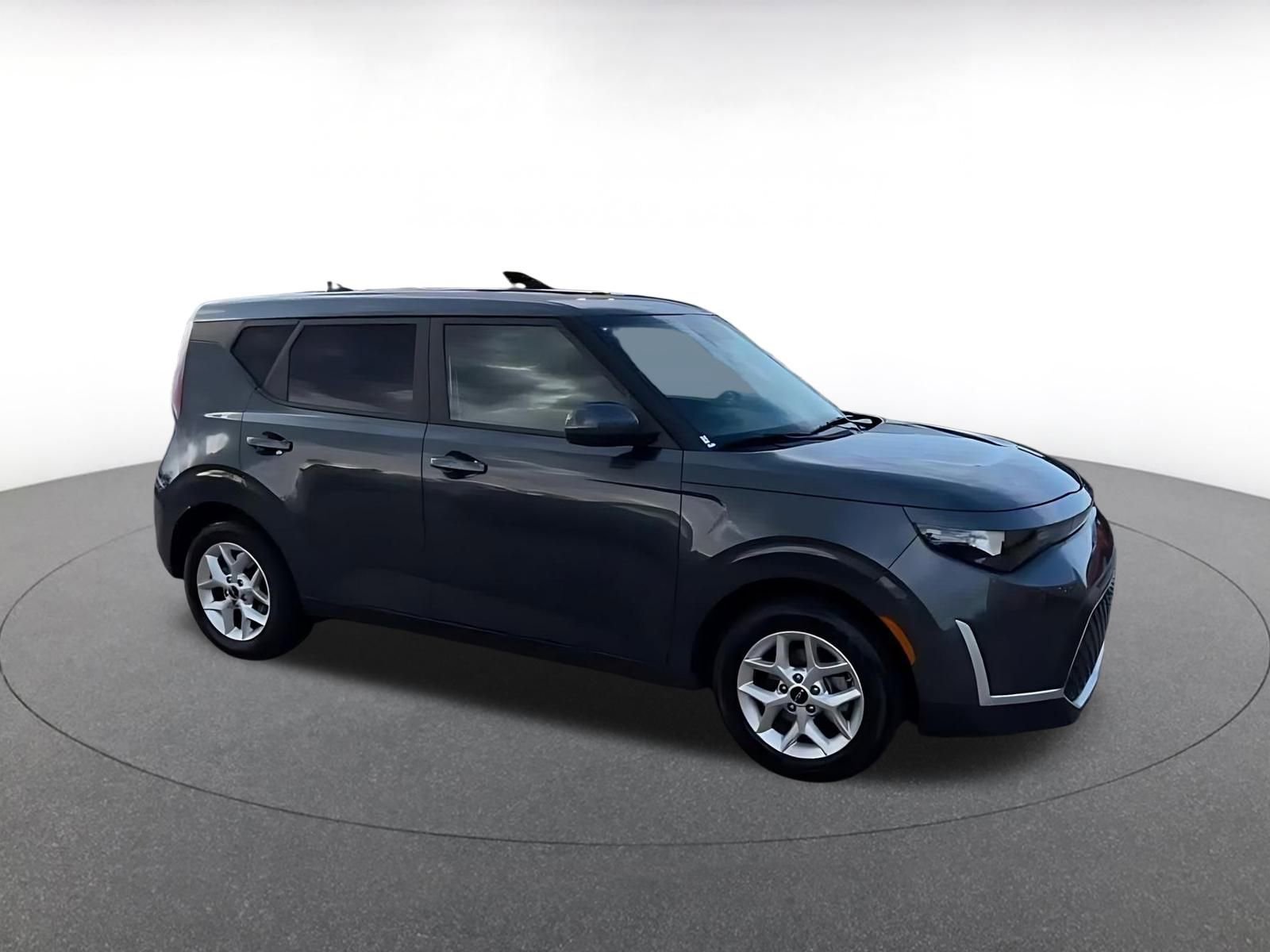 Used 2025 Kia Soul LX w/ Option Group 015 image 2