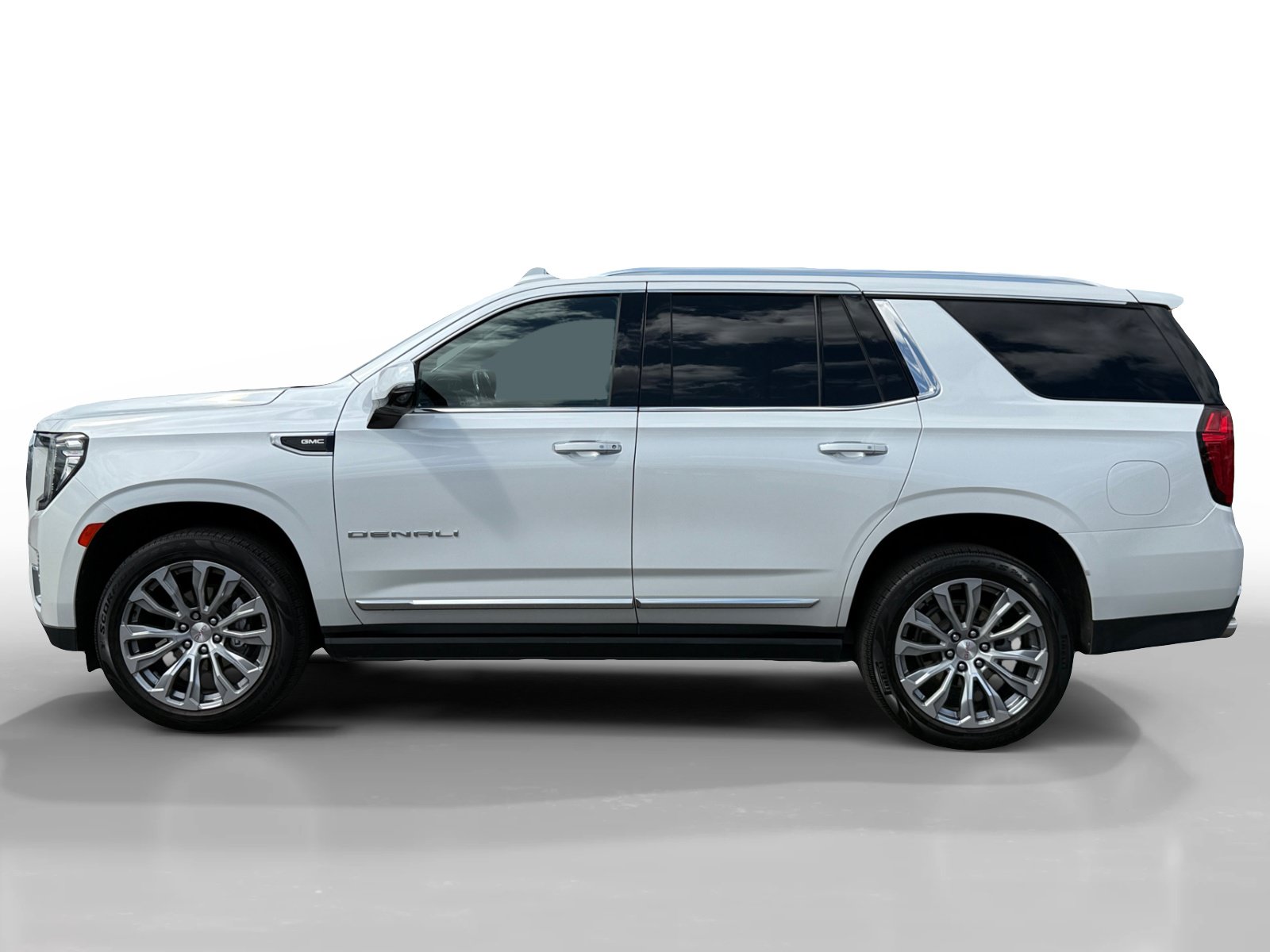 Used 2022 GMC Yukon Denali AWD/4WD image 2