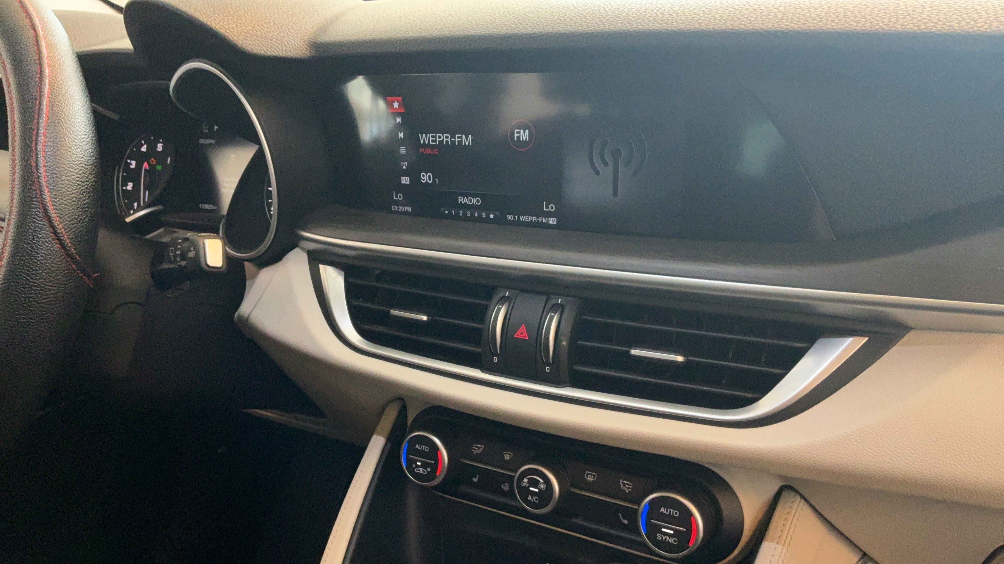 Used 2019 Alfa Romeo Stelvio Ti w/ Nero Edizione AWD/4WD image 44