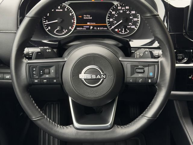 Used 2025 Nissan Pathfinder SV FWD image 11