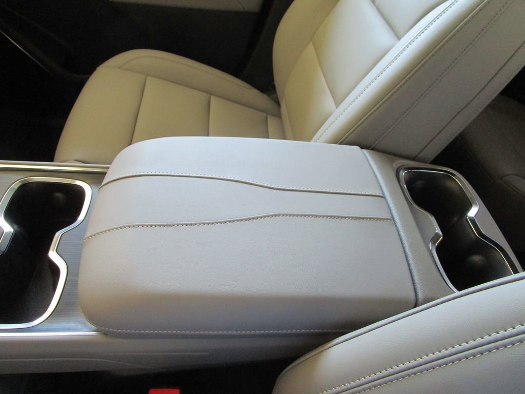 New 2026 GMC Acadia Elevation image 40