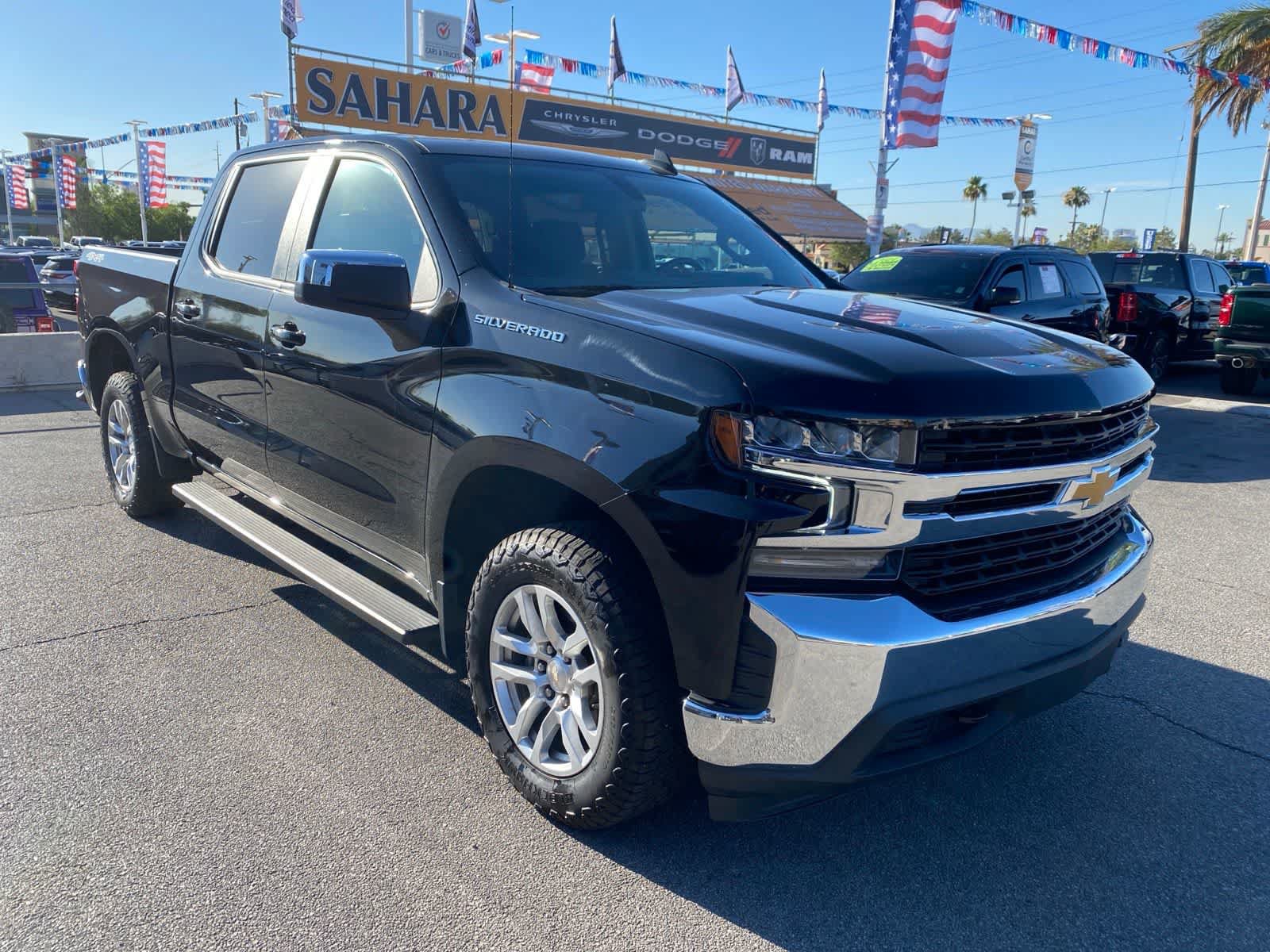 Used 2021 Chevrolet Silverado 1500 LT AWD/4WD image 3