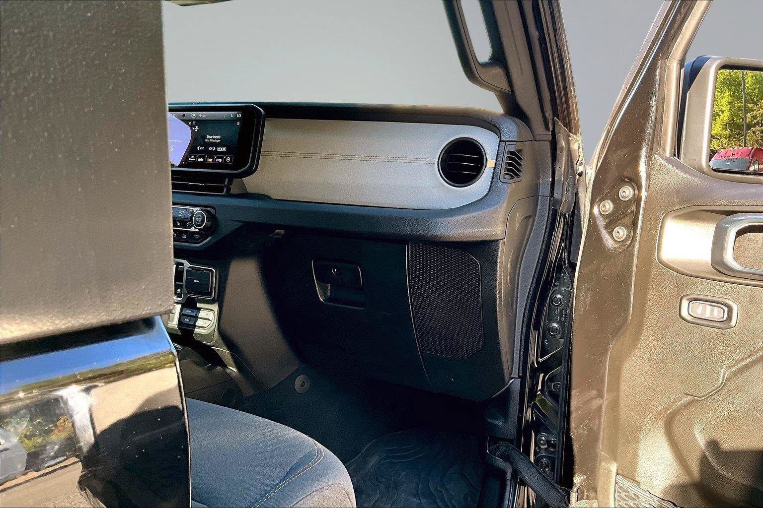 Certified 2024 Jeep Wrangler Sport AWD/4WD image 18