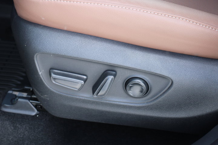 Certified 2025 Toyota Grand Highlander AWD image 13