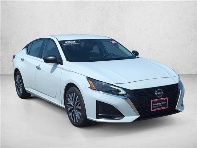 Used 2025 Nissan Altima 2.5 SV FWD image 3