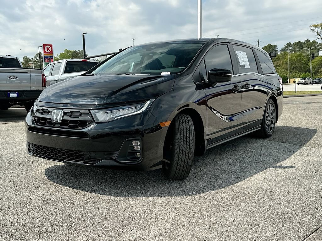 Used 2026 Honda Odyssey Touring image 2