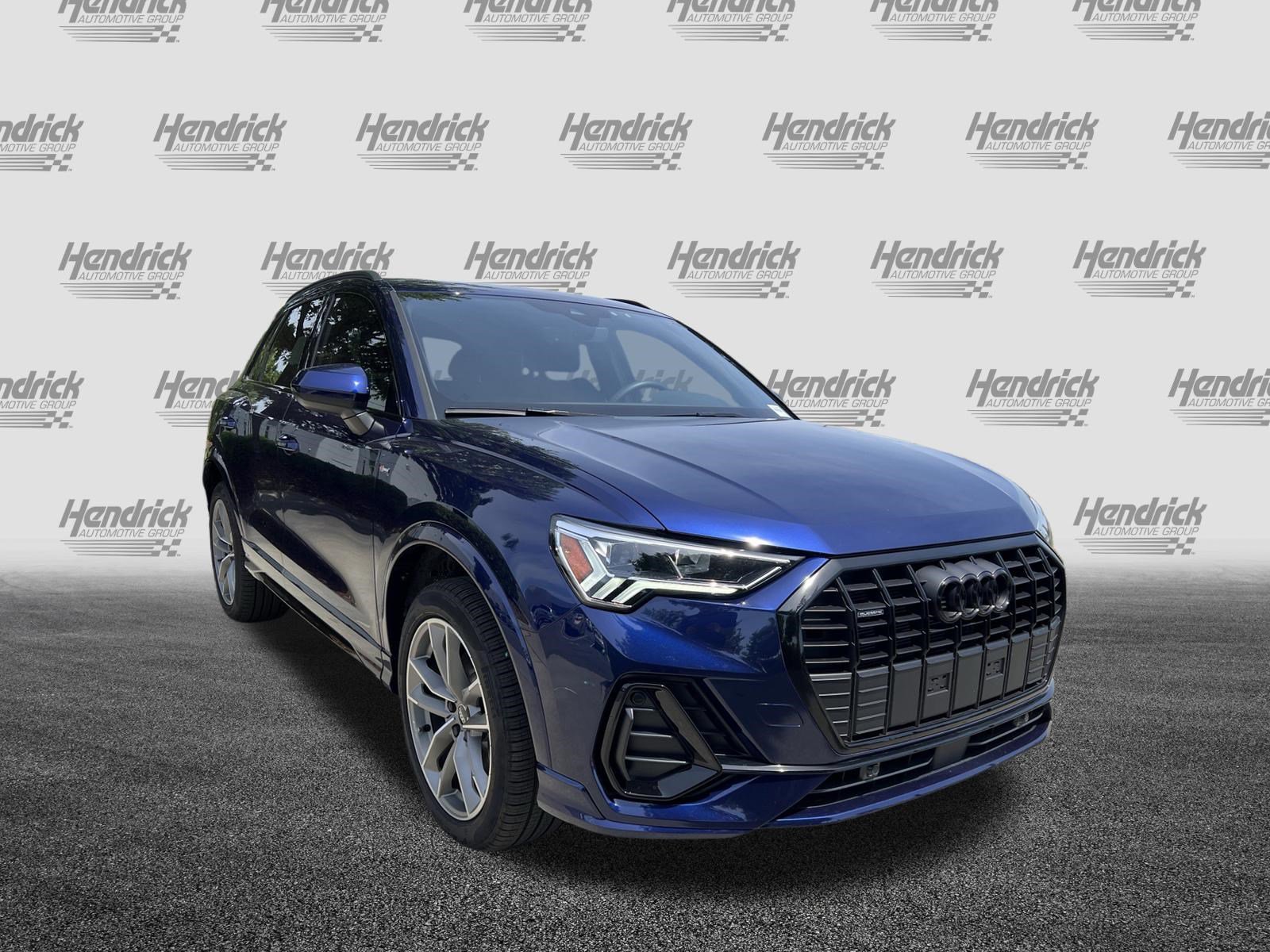 Used 2025 Audi Q3 2.0T Premium w/ Convenience Package AWD/4WD image 2