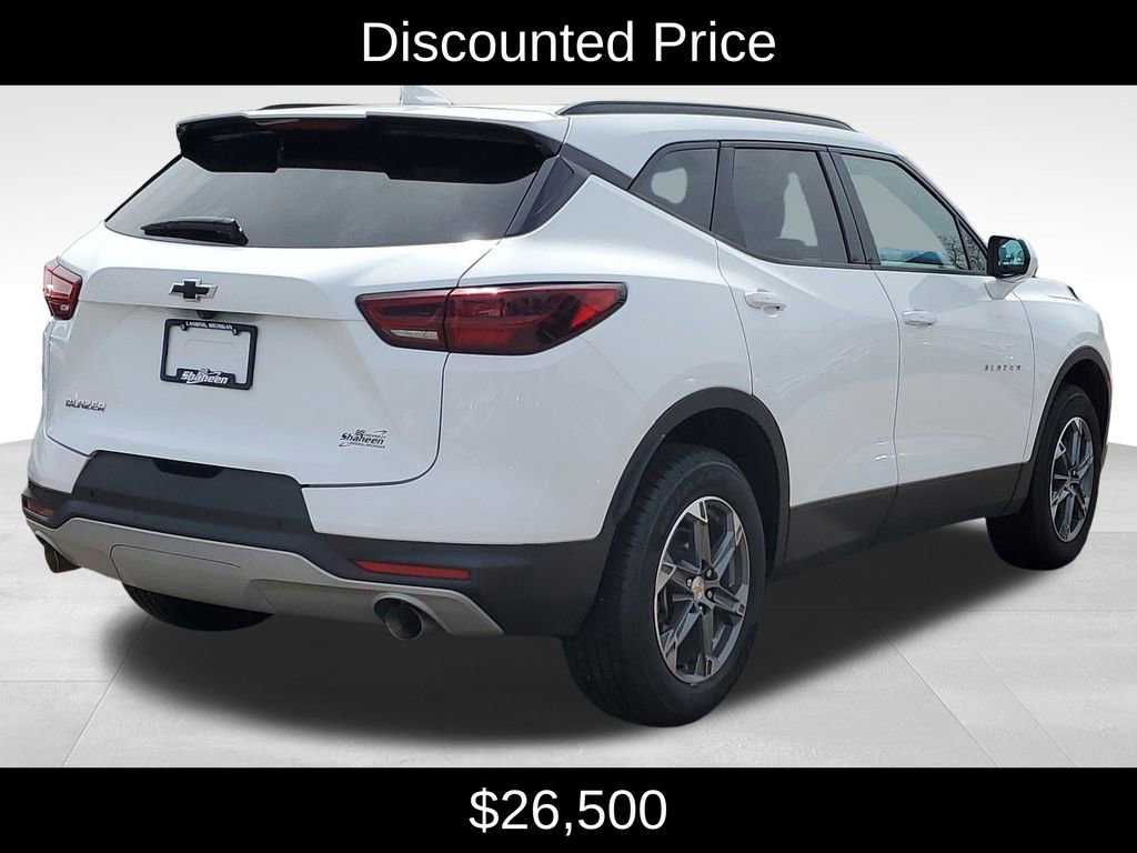 Used 2024 Chevrolet Blazer LT w/ Convenience Package FWD image 3