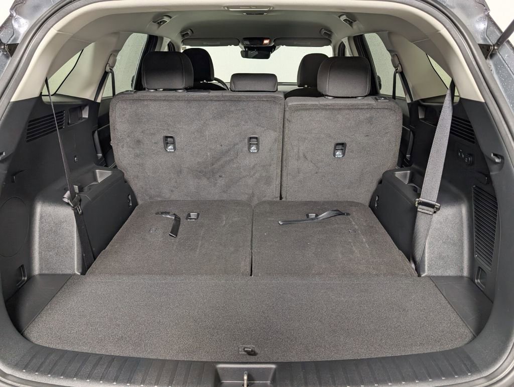 Used 2025 Kia Sorento LX image 26