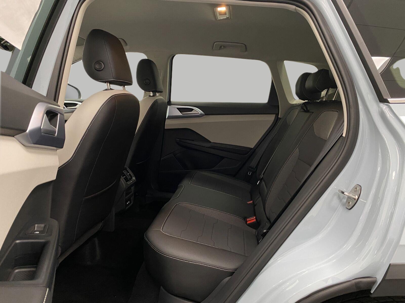 New 2026 Volkswagen Taos SE AWD/4WD image 24